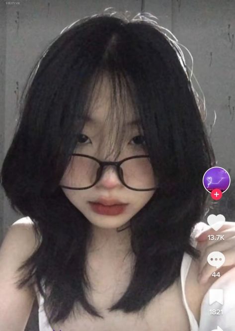 Hairstyle For Girl, Wolf Cut, Glass Skin, Korean Hairstyle, Beauty Trends, Korean Beauty, Lips, Skin, Glass