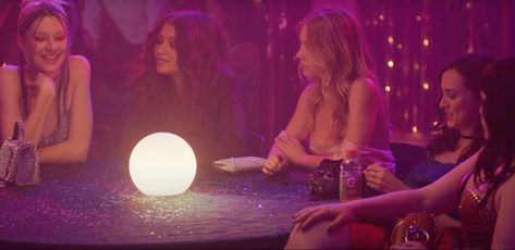 #euphoriahbo #euphoria #euphoriamakeup #zendaya #hunterschafer #sydneysweeney #maudeapatow #barbieferreira Euphoria Winter Formal, Winter Formal, Concert