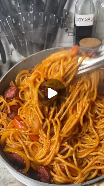 Certified Z🇭🇹 on Instagram: "Haitian spaghetti😮‍💨🫶🏽

// @ginajeantyy" Haitian Chicken Recipe, Haitian Spaghetti Recipe, Haitian Breakfast, Haitian Spaghetti, Haitian Food, Chicken Cooking, Haitian Food Recipes, Soya Sauce, Chicken Strips