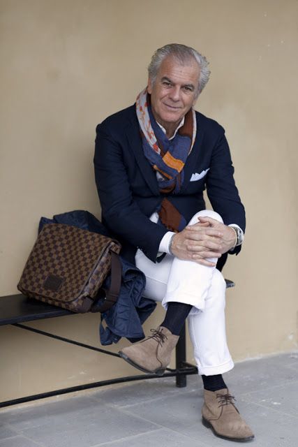 Grey Fox: Should older men wear white trainers anywhere except the gym? Italian Mens Fashion, The Sartorialist, Herren Style, Older Man, Elegant Jacket, Italian Men, Ageless Style, Sharp Dressed Man, Men Street