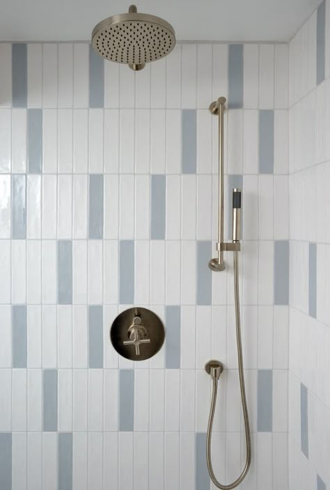 White Tile Bathroom Ideas, White Tile Bathrooms, Tile Layout Patterns, White Tile Bathroom, Shower Accent Tile, Florida Bathroom, Tile Bathroom Ideas, Downstairs Bathroom Ideas, Connecticut House