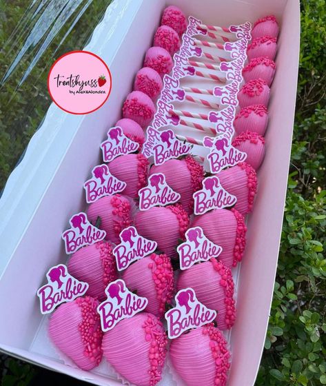 Barbie Pool Party, Barbie Birthday Cake, Barbie Party Decorations, Barbie Theme Party, Barbie Food, Barbie Birthday Party, Barbie Theme, Barbie Cake, Bday Girl