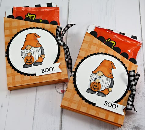 Stampin Up Small Treat Boxes, Stampin Up Halloween Treat Holders, Treat Boxes Diy, Kindest Gnomes, Halloween Treat Holders, Christmas Papercraft, Christmas Treats Holders, Halloween Box, Youtube Halloween