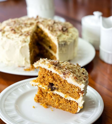 This was great! I was out of cinnamon but I had about a 1/4 c sugar cinnamon mixture and threw it in. Also added a hand full of coconut. Cooking Desserts, Easy Carrot Cake, Sugar Free Cake, White Cake Recipe, Vegetarian Cake, Carrot Cake Recipe, White Cake Mixes, Yellow Cake, Cake Mix Recipes