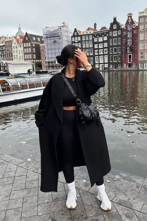 Germany Outfits Winter, Outfits Leggins, Sporty Lifestyle, Look Legging, Winter Fashion Outfits Casual, Effortlessly Chic Outfits, Neue Outfits, Classy Casual Outfits, Athleisure Outfits