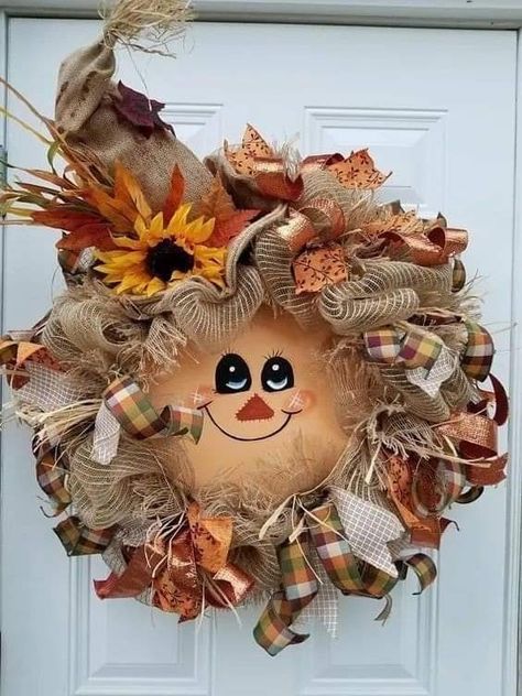 Diy Fall Wreaths, Fall Door Decor, Scarecrow Wreath, Adornos Halloween, Fall Door Decorations, Diy Fall Wreath, Front Door Wreaths, Autumn Crafts, Thanksgiving Wreaths