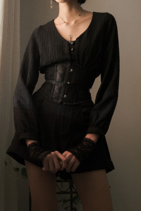 Black Gloves And Dress, Seer Outfits, Statement Top Outfit, Goddess Aesthetic Outfit Casual, Witchcraft Aesthetic Outfit, Psychara Outfits, Dark Witchy Outfits, Dark Fae Aesthetic Clothes, Medieval Fashion Aesthetic