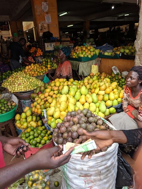 Jinja Central Market in Jinja, Uganda Ugandan Food, Market Pictures, Jinja Uganda, Caribbean Culture, Central Market, Personal Identity, African People, Birthday Card Printable, Art Culture