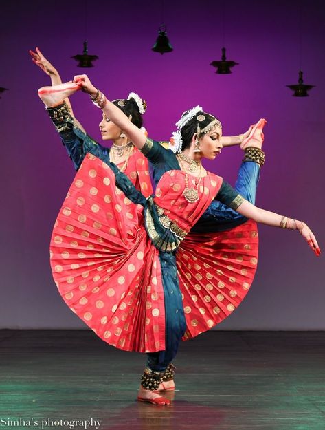 one of my favourite captures.... Arangetram Costumes, Dance Duet Poses, Bharat Natyam, Bharatanatyam Costume, Bharatanatyam Dancer, Indian Classical Dancer, Bharatanatyam Poses, Dance Of India, Indian Classical Dance