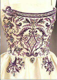 OMG Lesage Embroidery, Gaun Abad Pertengahan, Fashion Embroidery, Antique Dress, Vintage Gowns, Vestidos Vintage, Historical Dresses, 1950s Fashion, Gorgeous Gowns