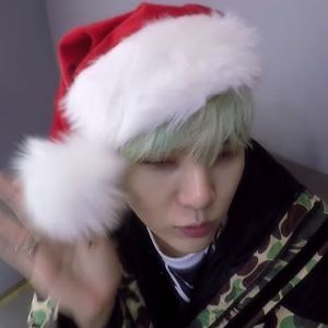 Yoongi Lq, Bts Christmas, He Is My Everything, Christmas Feeling, Christmas Icons, Best Rapper, Min Suga, I Love Bts, Bts Yoongi