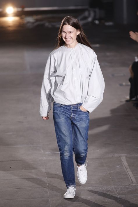 Louise Trotter, Androgynous Outfits, Period Dress, Denim Fashion Women, Androgynous Fashion, Trotter, Cool Street Fashion, Fashion Show Collection, Fall 2016