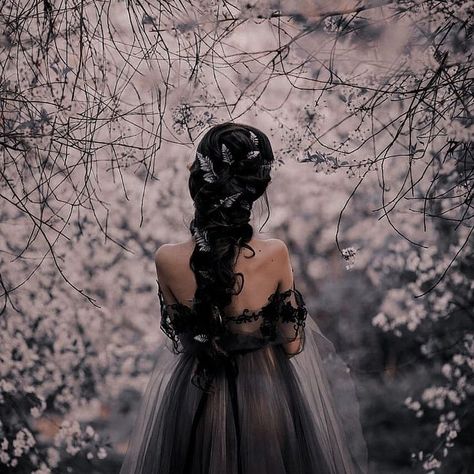 so cute and beautiful 🖤 Black Haired Princess Aesthetic, Royal Dresses Black, Dark Fantasy Princess Aesthetic, Dark Hair Princess, Fantasy Princess Aesthetic, Medieval Fantasy Aesthetic, Midevil Aesthetics, Princess Aesthetic Dark, Dark Princess Aesthetic