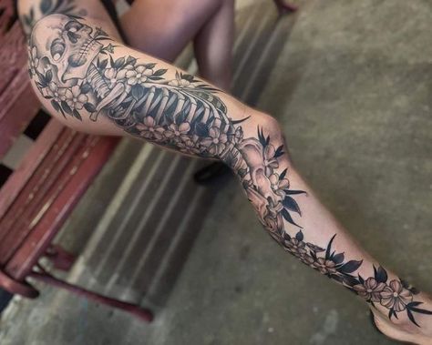 Full Leg Tattoos Women, Full Leg Tattoo, Tattoos Feminine, Tattoos Quote, Tattoos Fine Line, Thigh Piece Tattoos, Tattoos Leg, Hip Thigh Tattoos, Full Leg Tattoos