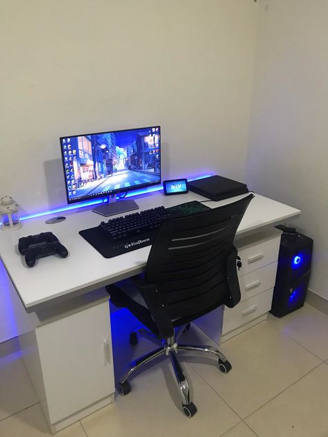 Budget Setup, Best Pc Setup, Playstation Room, Bedroom Gamer, Bedroom Gaming Room, Bedroom Gaming, Gaming Bedroom, Battle Station, Gaming Desk Setup