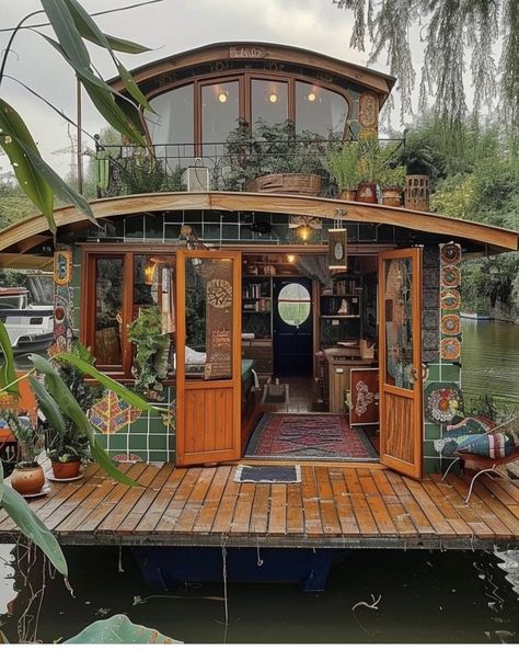 Boathouse Design, Unusual Houses, Boat House Interior, Houseboat Living, Sailboat Living, Boat Decor, House Boats, Lifestyle Goals, Boat Interior