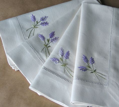 Embroider a set of napkins with a lavender motif in hand embroidery. This simple design uses just two basic surface embroidery stitches. Embroidery Napkins, Sulaman Pita, Crewel Embroidery Patterns, Crewel Embroidery Kits, Embroidered Napkins, Hardanger Embroidery, Pola Kristik, Learn Embroidery, Brazilian Embroidery