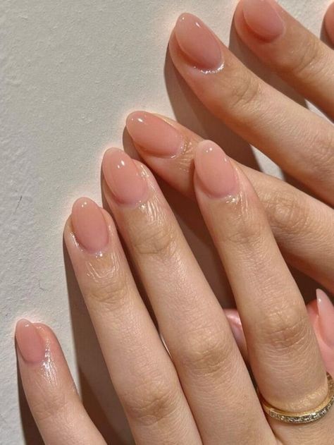 Korean jelly nails trendy summer Small Hand Nails, Short Almond Nails Natural Color, Nude Nails Gel Short, Short Acrylic Round Nails, Nude Neutral Nails, Short Round Oval Nails, Short Round Manicure, How To Round Nails, Neutral Peach Nails