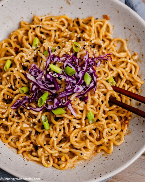 Asian Peanut Noodles {Soy Free} Asian Peanut Noodles, Simple Peanut Sauce, Chinese Garlic Chicken, Asian Peanut Sauce, Peanut Sauce Noodles, Healthy Chinese, Peanut Sauce Recipe, Soy Chicken, Chicken Noodles