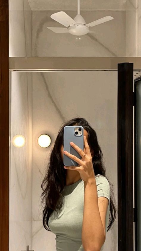 Iphone 13 Mirror Selfie, Chill Wallpaper, Find Your Aesthetic, Trendy Iphone Cases, Trendy Outfit Ideas, Background Ideas, Inspo Pics, Trendy Phone Cases, Fall Outfit Ideas