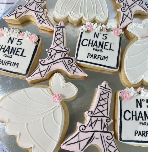 Paris France themed bridal shower/ engagement party decorated cookies. Chanel inspired cookie, Wedding dress cookies and eiffel tower cookie. Cookie Wedding, Dress Cookies, Wedding Dress Cookies, Types Of Desserts, Bridal Shower Cookies, Themed Bridal Shower, Chanel Inspired, Paris Theme, Chanel Paris