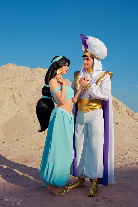 Jasmine and Aladdin cosplay by Rei-Doll Jasmine And Aladdin Costume, Princess Jasmine And Aladdin, Aladin Disney, Aladdin Cosplay, Jasmine And Aladdin, Aladdin Princess Jasmine, Aladdin Costume, Princess Jasmine Costume, Aladdin Princess