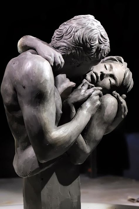 Yves Pires (1958) French artist, Cromofora La Paloma Contemporary Art GalleryMagazine Classic Sculpture, Rennaissance Art, Art Of Love, Romantic Art, Ethereal Art, Sculptures & Statues, French Artists, Art Sculpture, Art Reference Poses