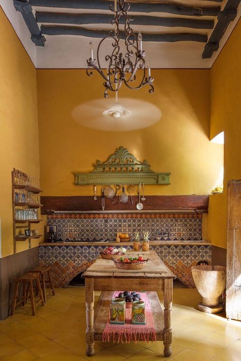 Hacienda Petac Hacienda Style Homes Mexican Kitchen, Mexican Style Kitchens, Hacienda Kitchen, Tuscan Kitchen Design, Mexican Interior Design, Spanish Style Kitchen, Mexican Interiors, Mexican Kitchen Decor, Hacienda Style Homes