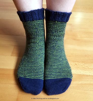 Knitting and so on: An Idea for Knitted Socks Helix Sock Pattern, Helix Knitting, Knitting Project Ideas, Katniss Cowl, Knitting Board, Crochet Socks Pattern, Socks Knitting, Knitted Slippers Pattern, Indie Dyed Yarn