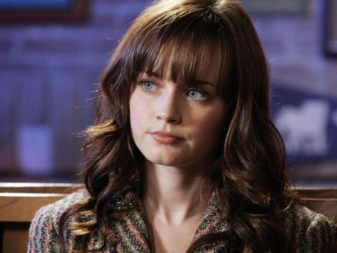 I got: Season 6! Which Season Of Rory Gilmore Are You? Gilmore Girls Quizzes, Rory Gilmore Hair, Zooey Deschanel Hair, Warm Brown Hair, Girl Quizzes, Gilmore Girl, Alexis Bledel, Cut Her Hair, Rory Gilmore