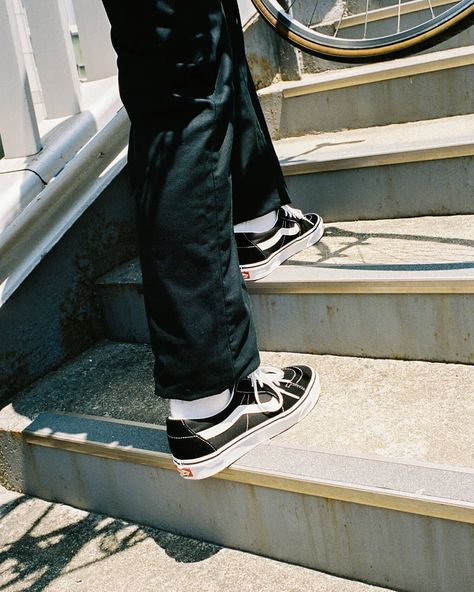 City Beach on Instagram: “Introducing the Sk8-Low. A takedown of the legendary Sk8-Hi #citybeachaustralia” Fits With Vans, Vans Sk8 Hi Outfit, Sk8 Hi Outfit, Vans Old Skool Outfit, Black Vans Outfit, Vans Shoes Outfit, Vans Outfit Men, Vans Shoes Fashion, Vans Sk8 Low