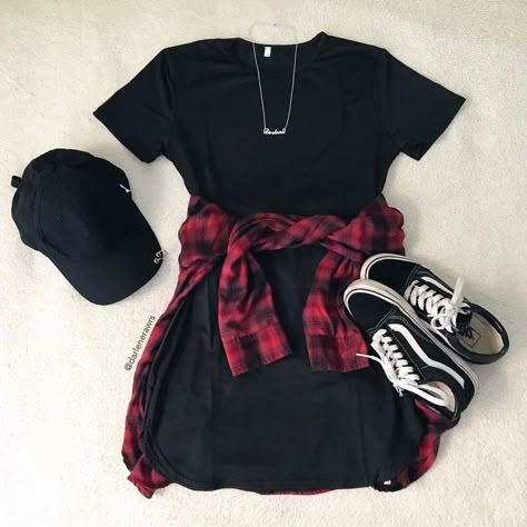 Kasut Nike, Flatlay Fashion, Mode Rockabilly, Plaid Shirt Outfits, Black Dress Outfits, Dress Aesthetic, Rock Punk, Summer Outfit Inspiration, Teenager Outfits