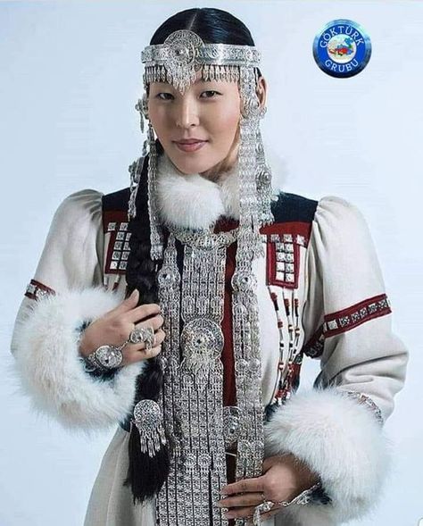 World&National clothes | Saha Turkic woman from Yakutsk 🩵 | Facebook Dynasty Clothing, Blue Green Eyes, National Clothes, Russian Culture, Folk Costume, East Asia, Mongolia, Historical Clothing, Traditional Clothing