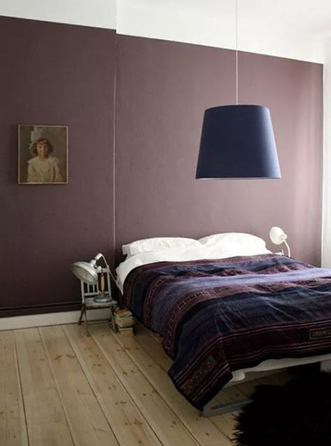 Deep Purple Bedrooms, Purple And Brown Bedroom, Brown Bedroom Colors, Deco Violet, Bedroom Purple, Purple Bedrooms, Purple Bedroom, Purple Rooms, Brown Bedroom