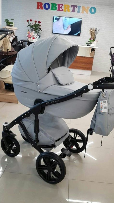 Newborn Pram, Vom Avea Un Copil, Cozy Baby Room, Baby Accesories, Newborn Stroller, Baby Pram, Baby Life Hacks