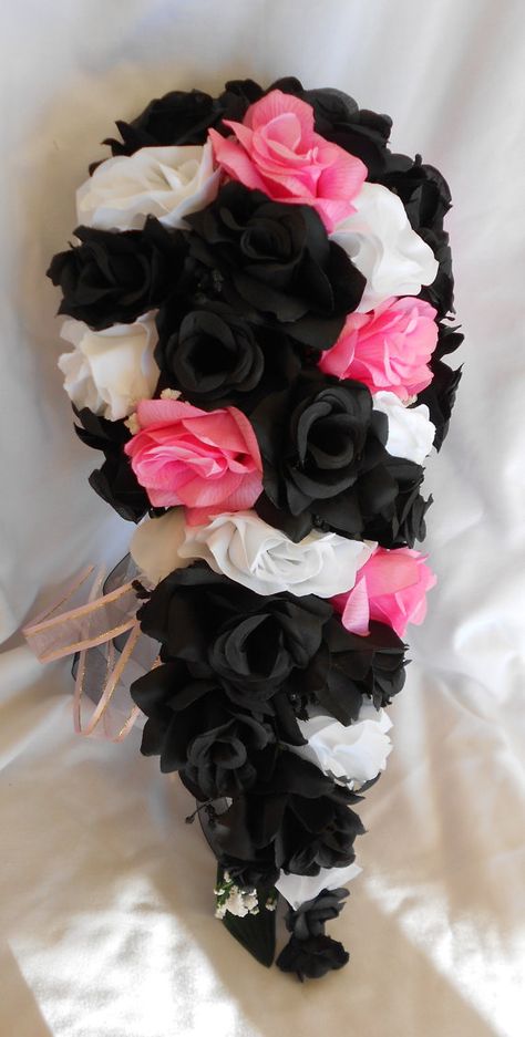 Black And Pink Rustic Wedding, Black And Blush Wedding Bouquet, Pink And Black Wedding Bouquet, Black Dress Pink Bouquet, Pink And Black Bouquet, Black And Pink Goth Wedding, Wedding Bouquets Black, Bridesmaids Pink, Wedding Bouquet Pink