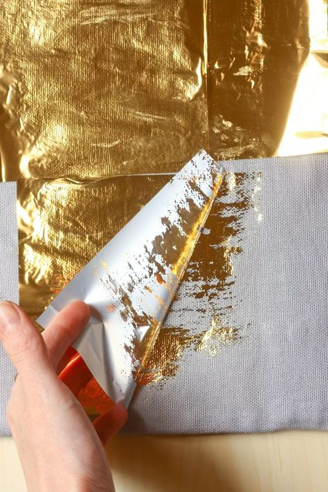 Gold Foil Art Diy, Gold Foil Diy, Cushion Diy, Diy Foil, Cushion Tutorial, Art Gold Leaf, Gold Foil Art, Gold Leafing, Gold Foil Paper