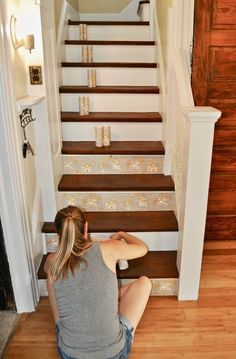 Wallpaper On Stairs, Staircase Building, Wallpaper Staircase, How To Wallpaper, Stairway Ideas, Easy Diy Home Projects, Stairs Renovation, Old Victorian Homes, Aesthetic Interior Design