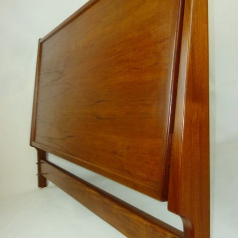 teak queen headboard angled sides4 – Mid-Century Modern Home Kaare Klint, Mcm Furniture, Danish Furniture Design, Mid Century Modern Home, Queen Headboard, Danish Furniture, Design Career, Design Department, Traditional English