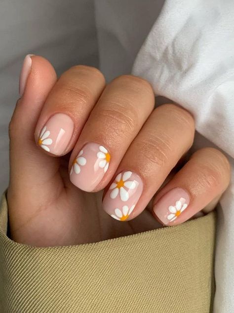 British Manicure, April Nails, Subtle Nails, Daisy Nails, Simple Gel Nails, Her Nails, Cute Gel Nails, Beauty Inspo, Short Acrylic Nails Designs