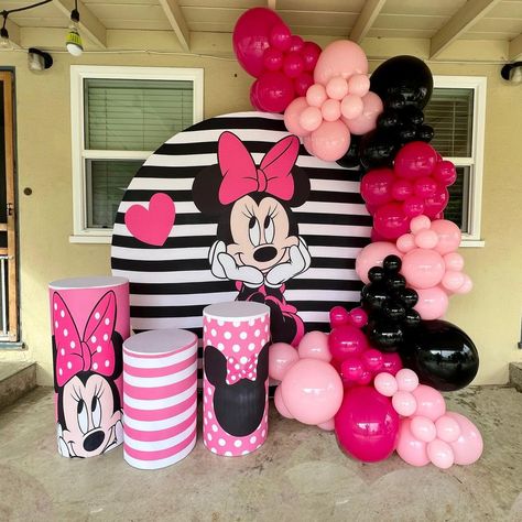 Minnie Mouse Garland, Minnie Mouse Birthday Party Ideas 1st Decoration Backdrops, Minnie Mouse Backdrop Ideas, Minnie Mouse Balloon Garland, Minnie Backdrop, Minnie Mouse Birthday Backdrop, Minnie Mouse Birthday Party Ideas 1st, Minnie Mouse Balloon Arch, Minnie Mouse Backdrop