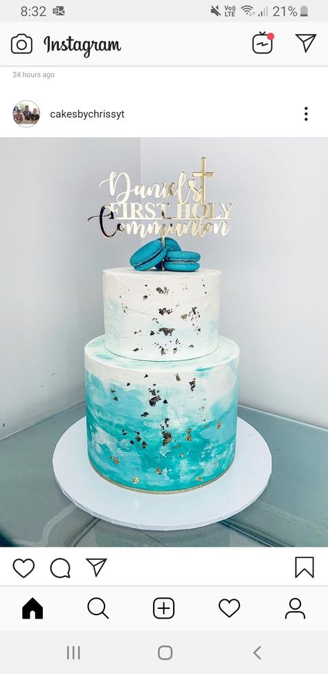 Aqua blue white ombre two tier cake Aqua Cakes Birthday, Aqua Birthday Cake, Teal Cake Ideas Birthday, Turquoise Cake Birthday, Blue Simple Cake, Chick Cake, Aqua Cake, Turquoise Cake, Teal Cake