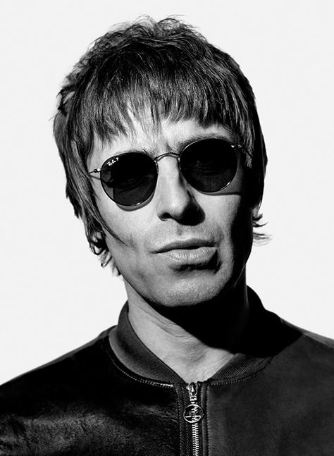 Oasis Style, Salvation Tattoo, Liam Gallagher Oasis, 20th Century Music, Oasis Band, Mod Hair, Great Haircuts, Liam Gallagher, Music Tattoo