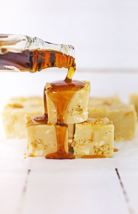 Maple Syrup Fudge, Maple Walnut Fudge Recipe, Maple Walnut Fudge, Maple Fudge Recipes, Maple Syrup Candy, Maple Fudge, Homemade Fudge Recipes, Walnut Fudge, Savory Dinner