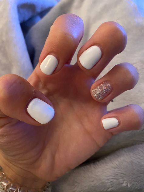 Plain Nails With Glitter, Plain Gel Nails, Glitter Summer Nails, Gel Summer Nails, Preppy Nails, White Gel Nails, Nails With Glitter, Plain Nails, Squoval Nails