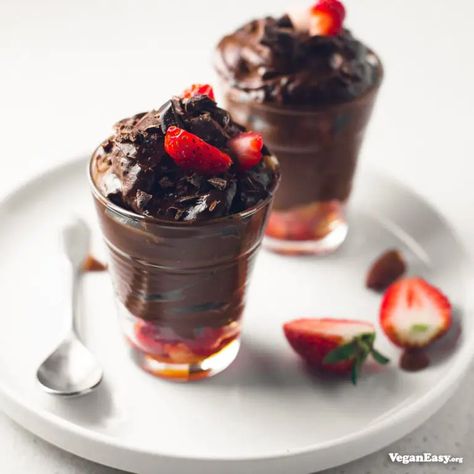 Vegan Aphrodisiac Recipes Chocolate Avocado Mousse, Aphrodisiac Foods, Avocado Mousse, Avocado Health Benefits, Avocado Chocolate Mousse, Chocolate Avocado, Vegan Challenge, Avocado Chocolate, Mousse Dessert