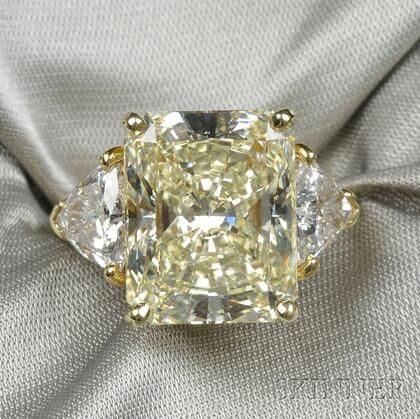 18kt Gold and Fancy Light Yellow Diamond Solitaire | Sale Number 2550B, Lot Number 821 | Skinner Auctioneers Light Yellow Diamond Ring, Light Yellow Diamond, Yellow Diamond Ring, Fancy Light, Yellow Diamond Rings, Fancy Lights, Fancy Yellow Diamond, Unique Diamond Rings, Dream Engagement Rings