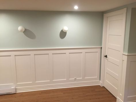 Craftsman Style Wainscoting by Jean-Francois - The Joy of Moldings Wall Wainscoting Ideas, Waynes Coating Ideas, Bedroom Wainscoting, Craftsman Wainscoting, Wainscoting Staircase, Wainscoting Hallway, Wainscoting Kitchen, Wainscoting Ideas, Painted Wainscoting