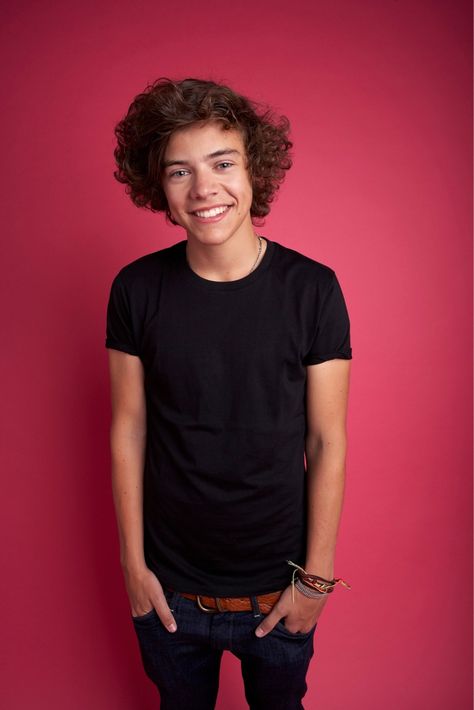 Harry Styls, Harry Styles 2010, Harry Styles 2011, One Direction Girlfriends, One Direction Photoshoot, Harry Styles Photoshoot, Harry Styles Outfit, Holmes Chapel, Magazine Photoshoot