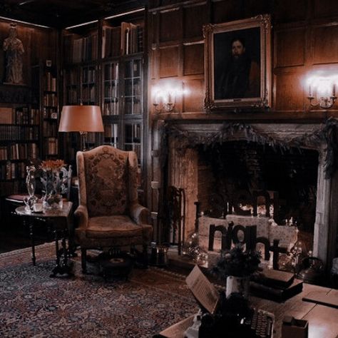 Academia Aesthetic Home, Dark Academia Aesthetic Home, Old Mansion Aesthetic, Haunting Adeline Aesthetic, Adeline Aesthetic, Dark Academia House, Dracula Mihawk, Manor Aesthetic, Old Mansions Interior